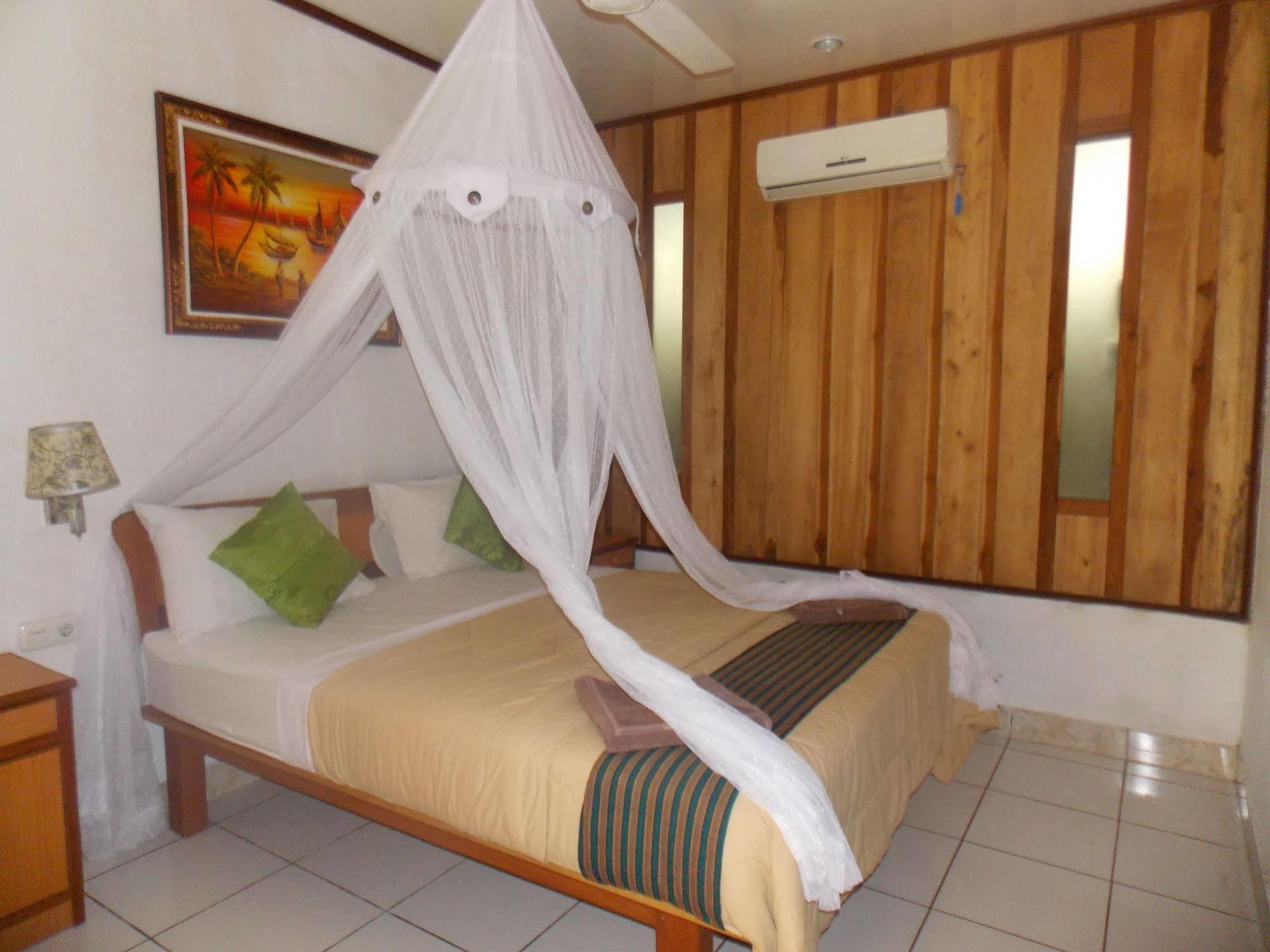 Komodo Lodge Labuan Bajo Exteriör bild